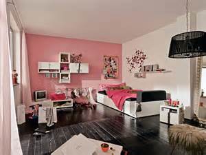 young-women-bedroom-decoration